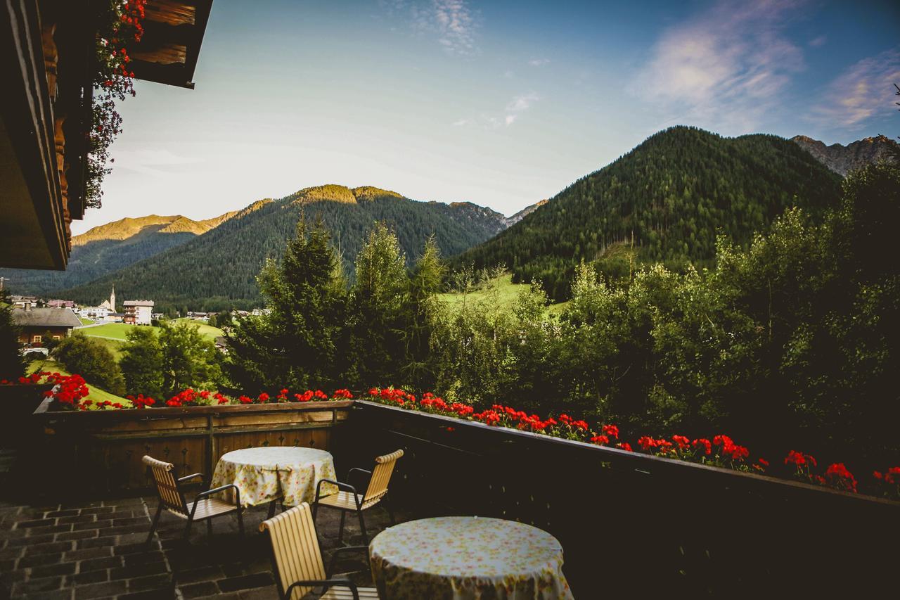 Panorama Hotel Cis - Bed And Breakfast Kartitsch Exterior foto